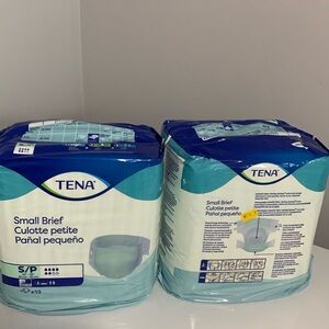 24 TENA Small Briefs S/P 22-36"
Mod/Heavy Absorbtion Adult Brief 2
packs of 12